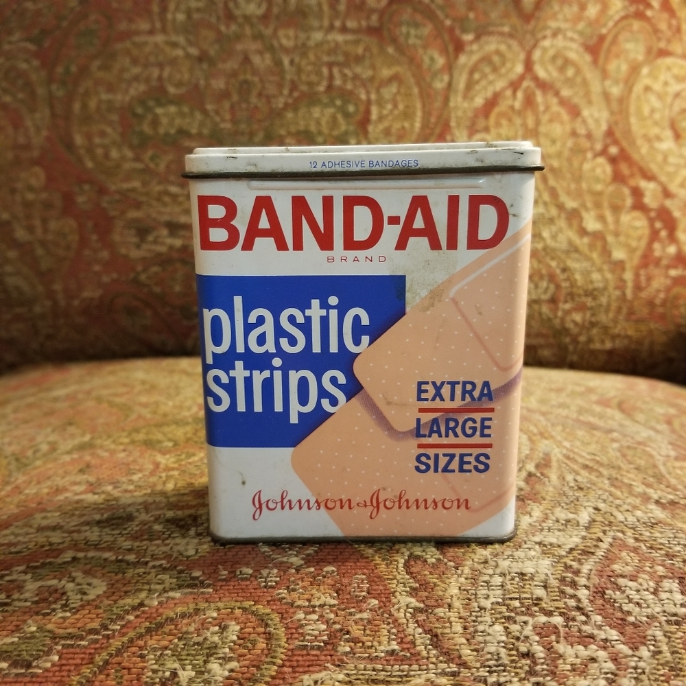 Vintage 1965 Johnson & Johnson Bandaid Storage Tin